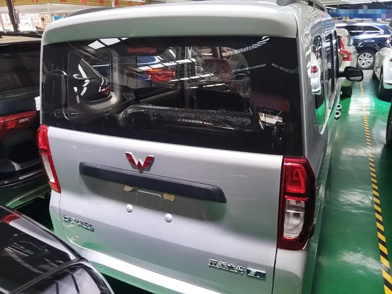 Wuling Zhiguang New Energy 2025 Model 305km Ambitious Edition — миниатюра 3