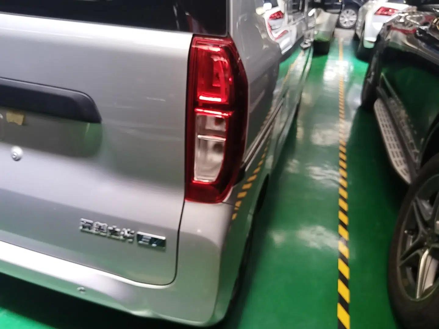 Wuling Zhiguang New Energy 2025 Model 305km Ambitious Edition — миниатюра 8