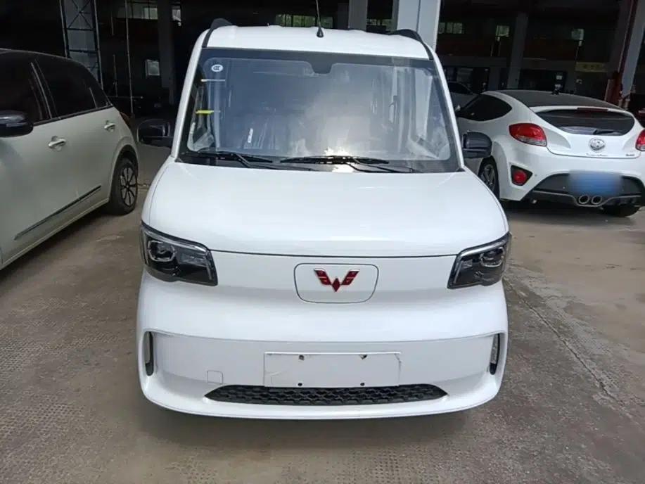 Wuling Zhiguang New Energy 2025 Model 305km Ambitious Edition — миниатюра 2