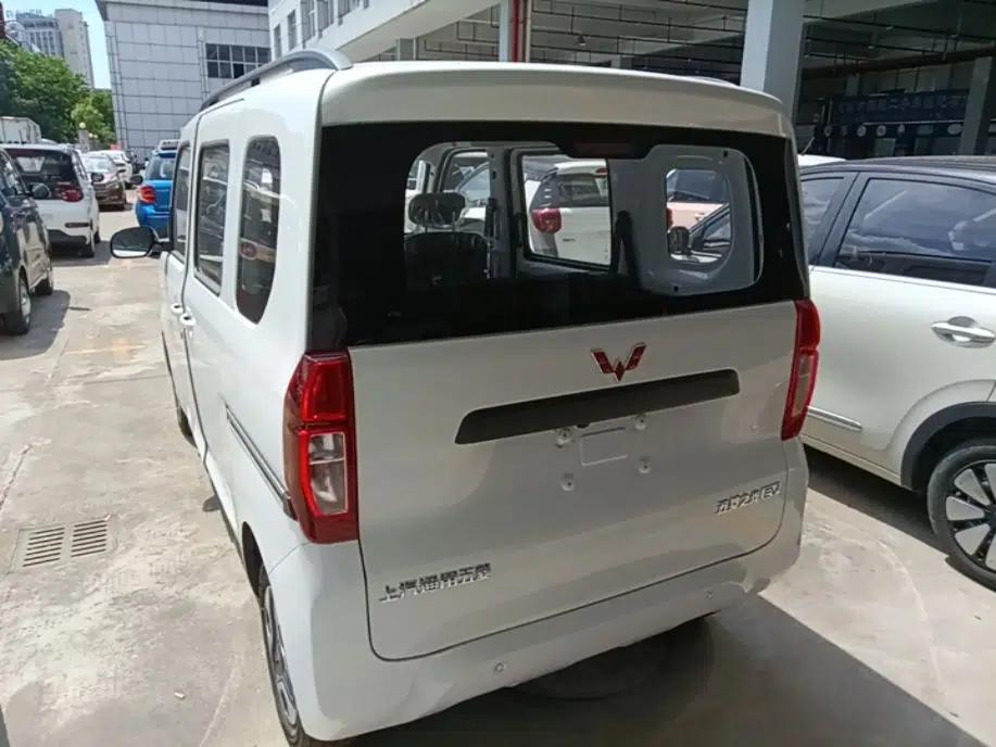 Wuling Zhiguang New Energy 2025 Model 305km Ambitious Edition — миниатюра 4