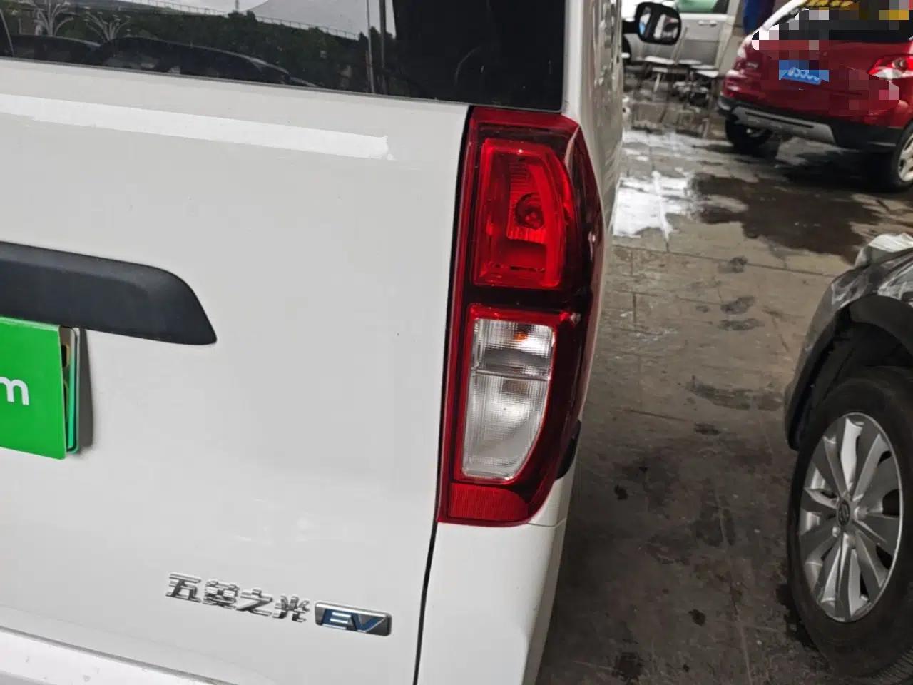 Wuling Zhiguang New Energy 2025 Model 305km Ambitious Edition — миниатюра 7
