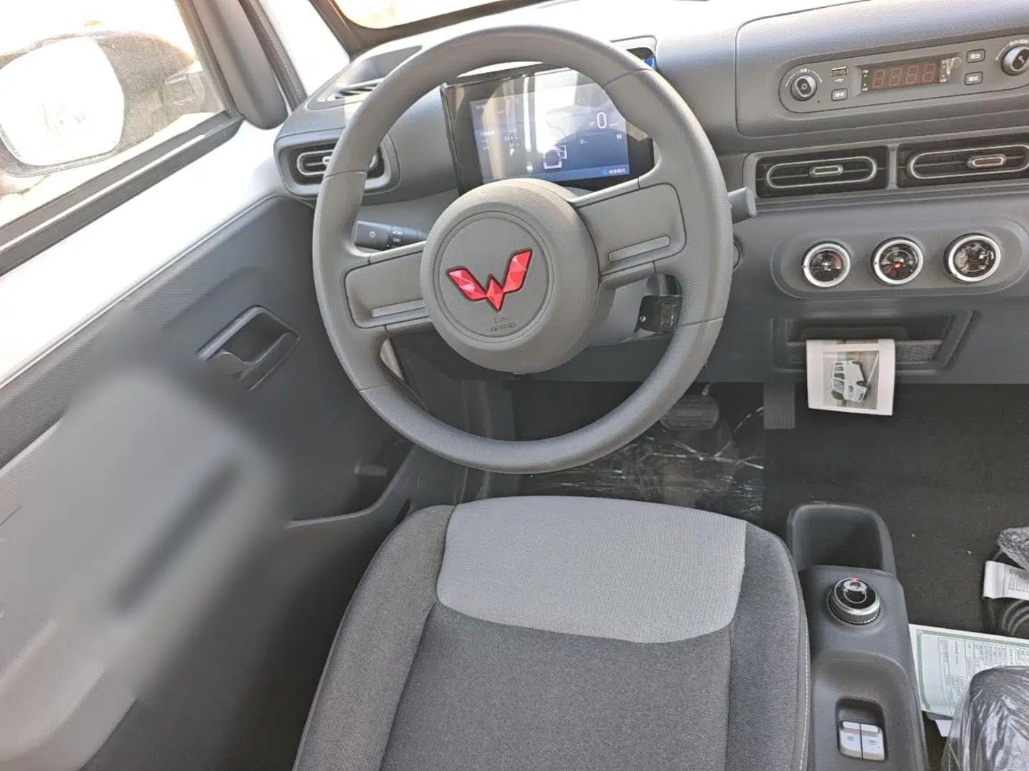 Wuling Zhiguang New Energy 2025 Model 305km Ambitious Edition — миниатюра 14