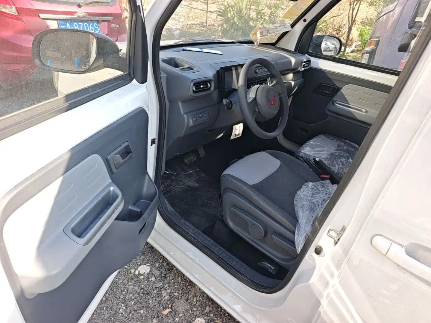 Wuling Zhiguang New Energy 2025 Model 305km Ambitious Edition — миниатюра 19