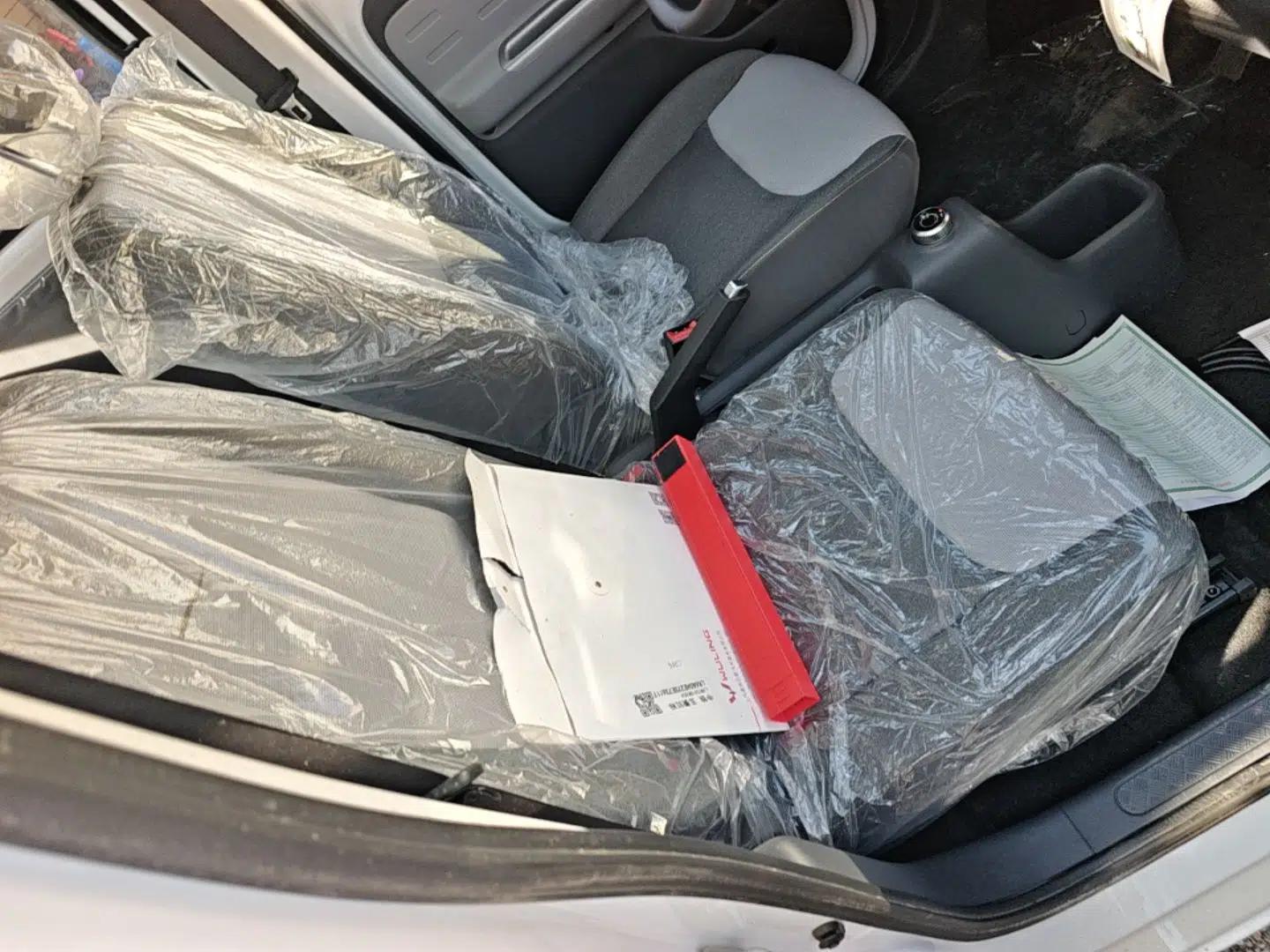 Wuling Zhiguang New Energy 2025 Model 305km Ambitious Edition — миниатюра 23