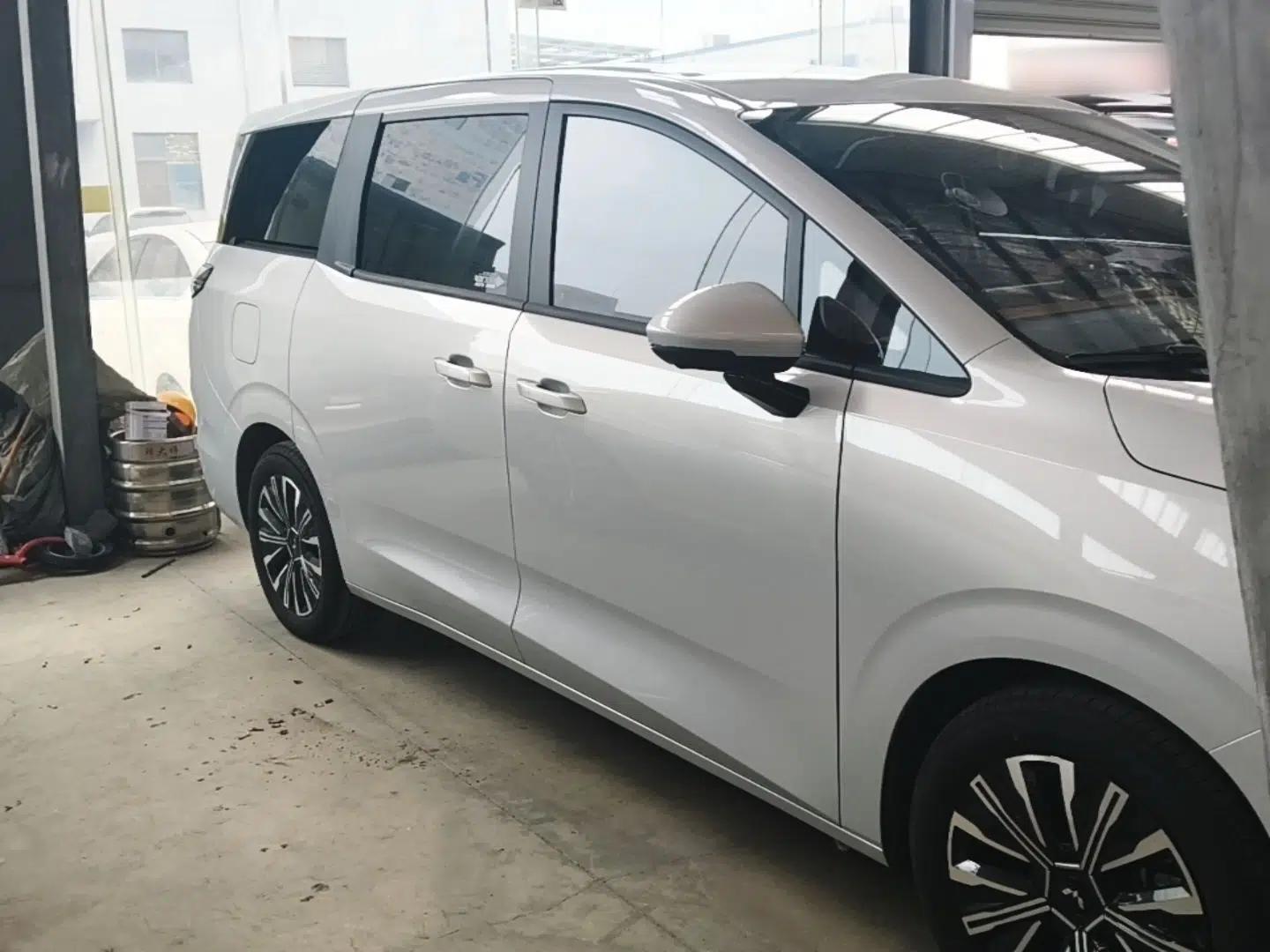 Wuling Starlight 730 2025 Model Plug-in Hybrid 125km Luxury Edition — миниатюра 3