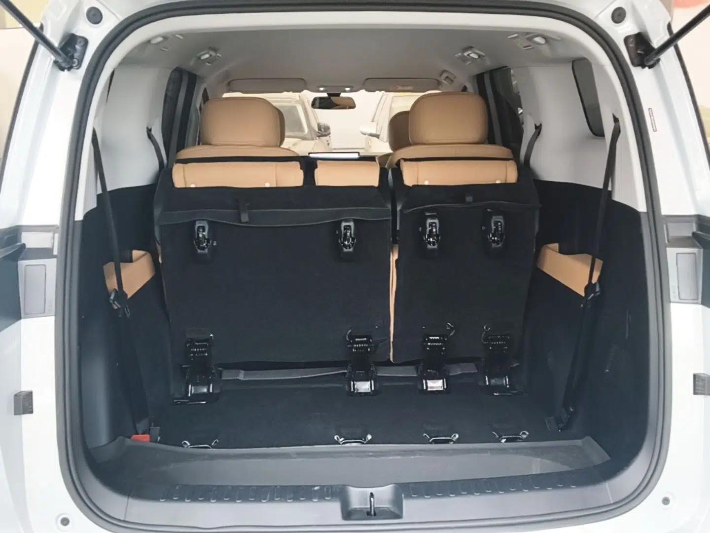Wuling Starlight 730 2025 Model Plug-in Hybrid 125km Luxury Edition — миниатюра 22