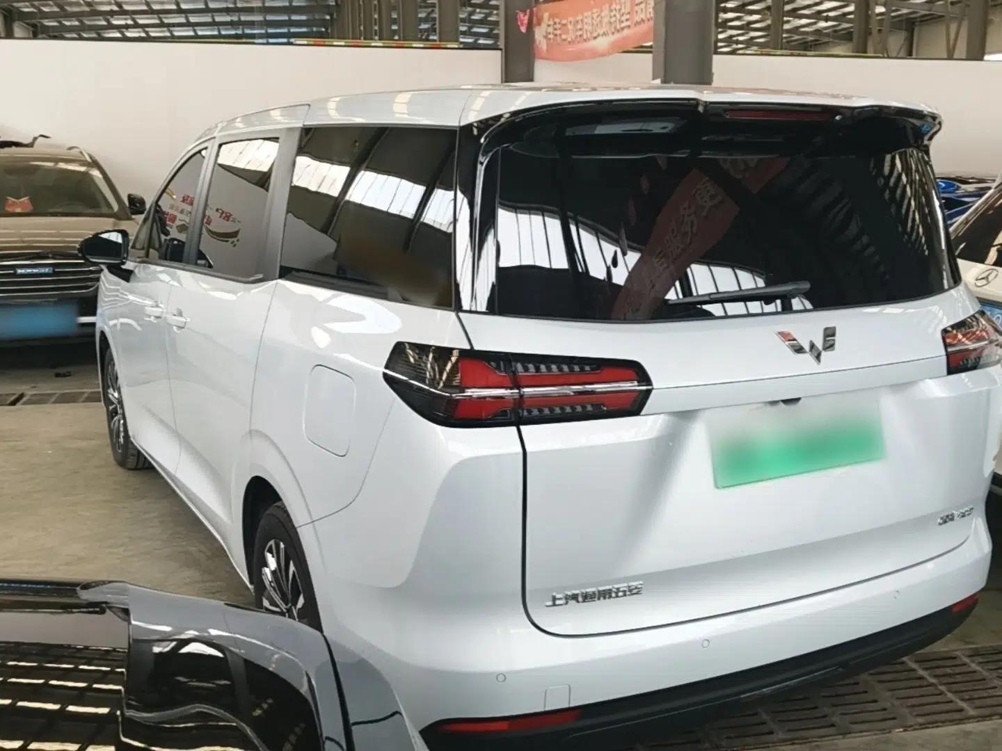 Wuling Starlight 730 2025 Model Plug-in Hybrid 125km Luxury Edition — миниатюра 4