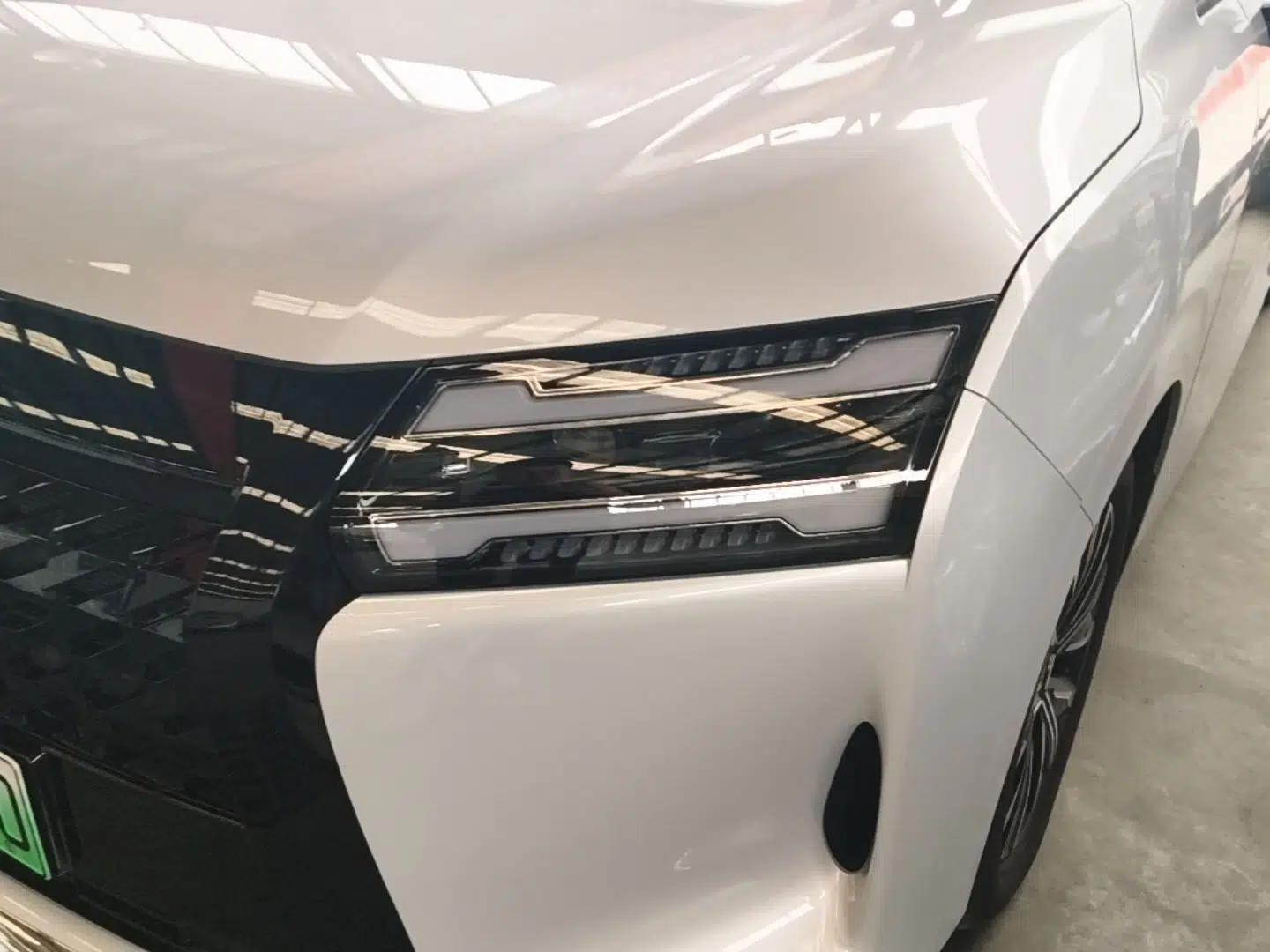 Wuling Starlight 730 2025 Model Plug-in Hybrid 125km Luxury Edition — миниатюра 9