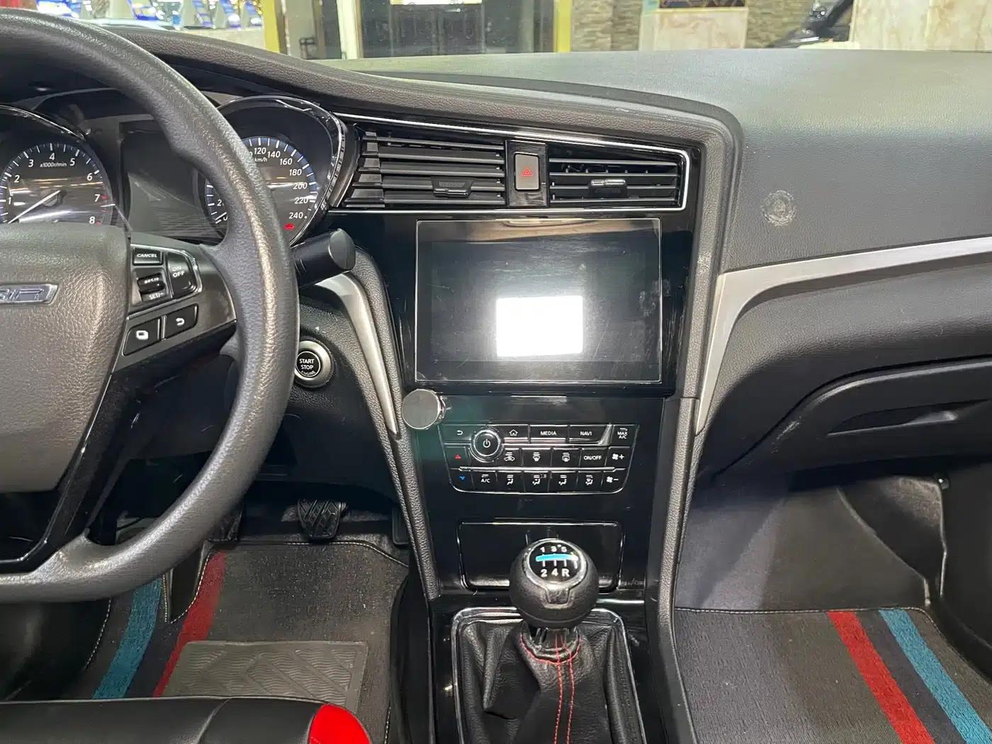 Venucia D60 2019 Model, 100,000 Glory Edition, 1.6L XL Manual Venucia Cool Edition, National V Emission Standard — миниатюра 11