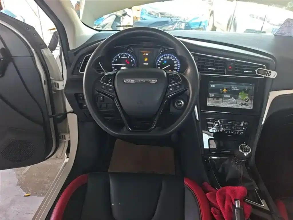 Venucia D60 2018 1.6L Manual Intelligent Elite Edition — миниатюра 11