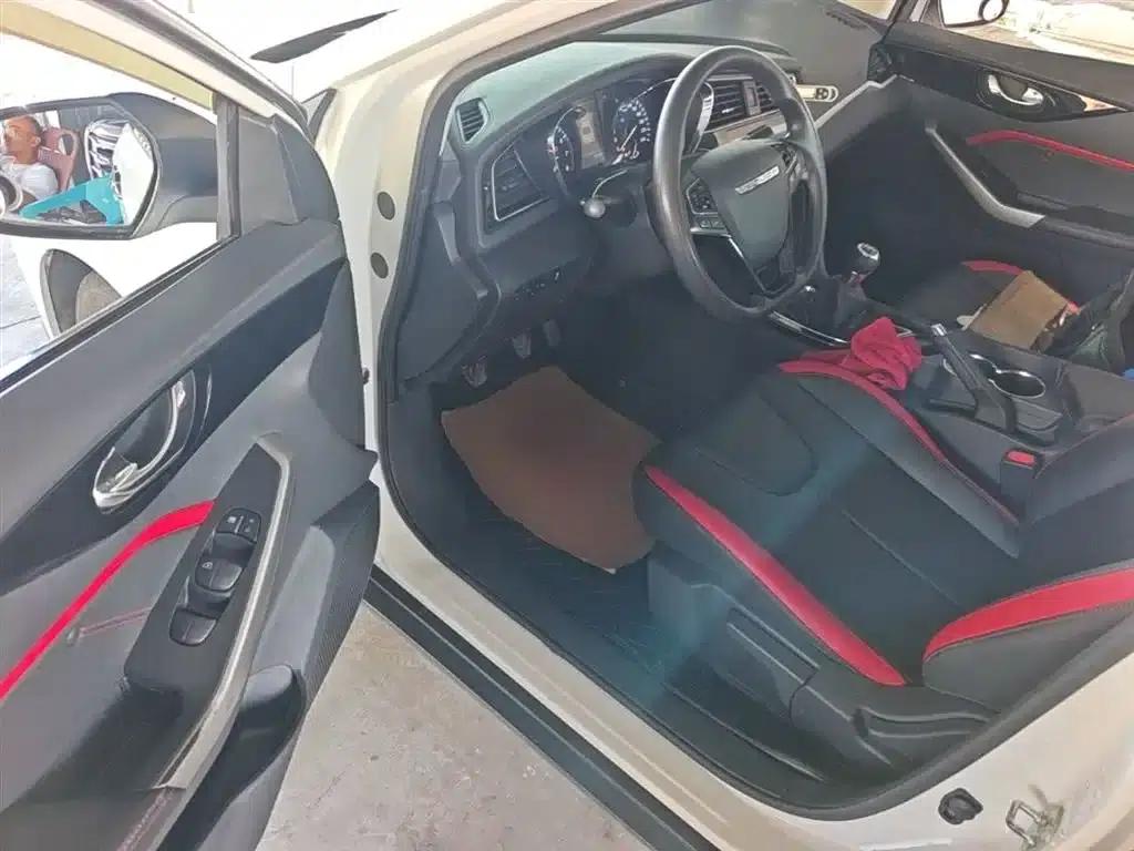 Venucia D60 2018 1.6L Manual Intelligent Elite Edition — миниатюра 16