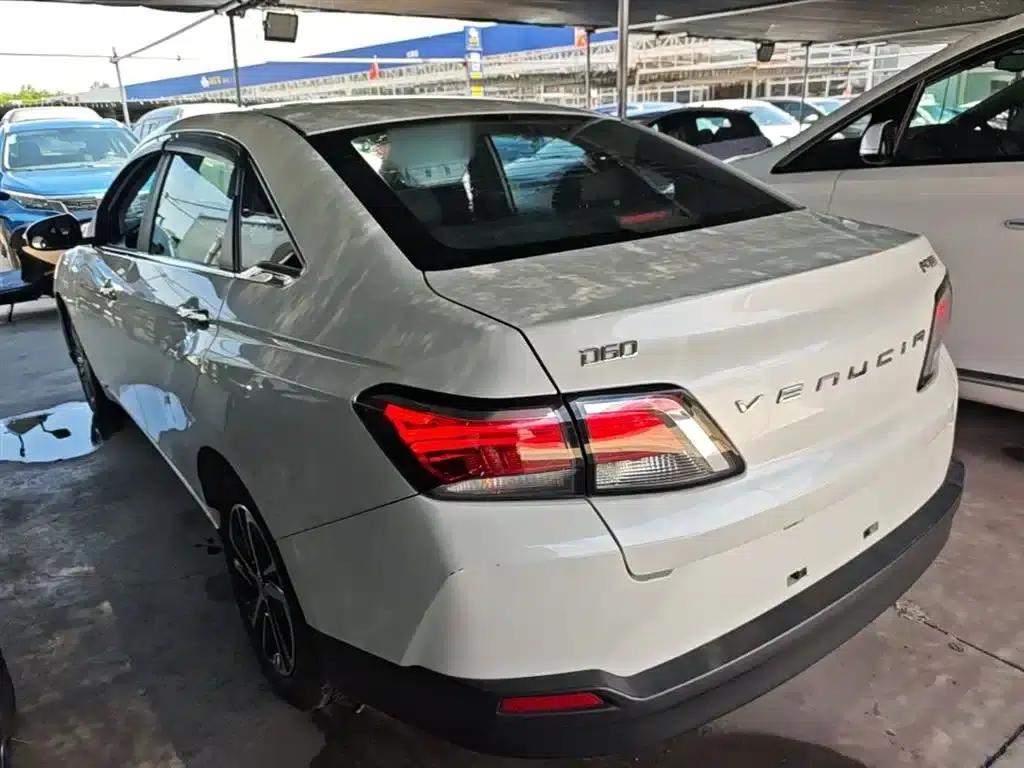 Venucia D60 2018 1.6L Manual Intelligent Elite Edition — миниатюра 5