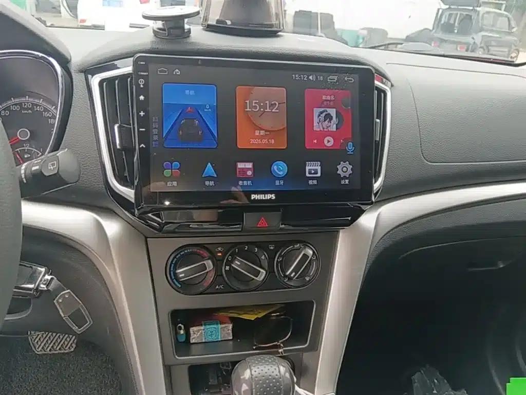 Venucia T70 2015 2.0L CVT Smart Edition — миниатюра 13
