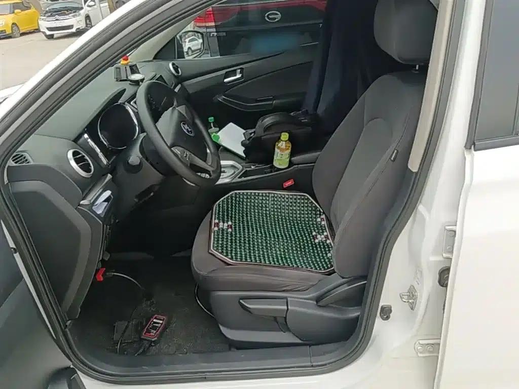 Venucia T70 2015 2.0L CVT Smart Edition — миниатюра 15
