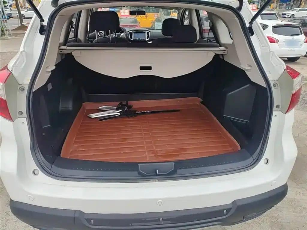 Venucia T70 2015 2.0L CVT Smart Edition — миниатюра 19