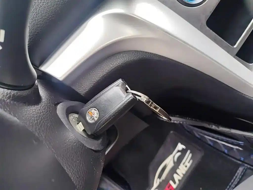 Venucia T70 2015 2.0L CVT Smart Edition — миниатюра 9