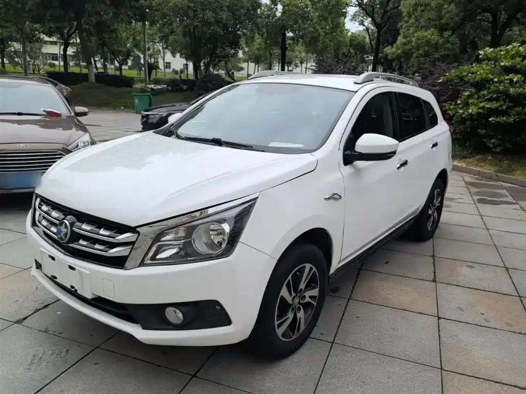 Venucia T70 2016 1.6L Manual Smart Edition — миниатюра 2