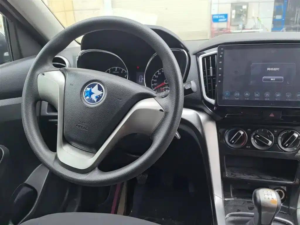 Venucia T70 2016 1.6L Manual Smart Edition — миниатюра 10