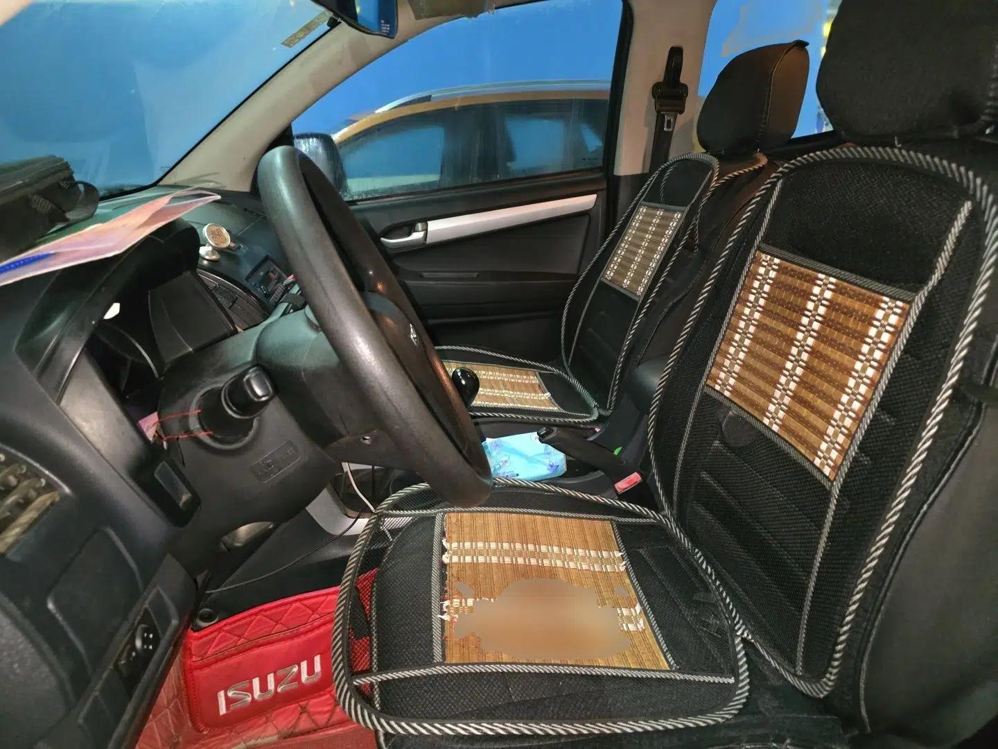 Isuzu D-MAX 2015 2.5T Two-Wheel Drive Manual Base Version 4JK1 — миниатюра 16