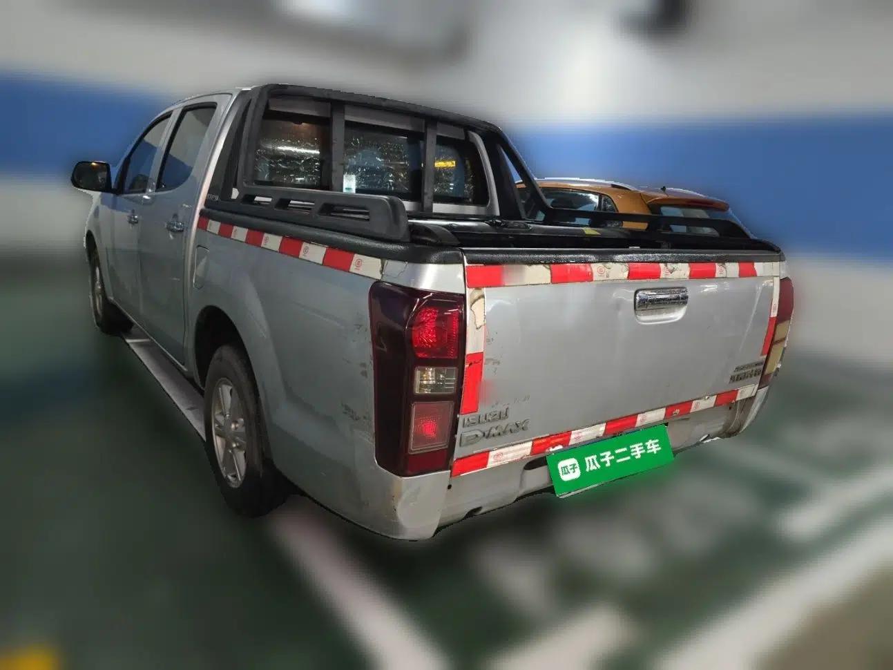 Isuzu D-MAX 2015 2.5T Two-Wheel Drive Manual Base Version 4JK1 — миниатюра 4