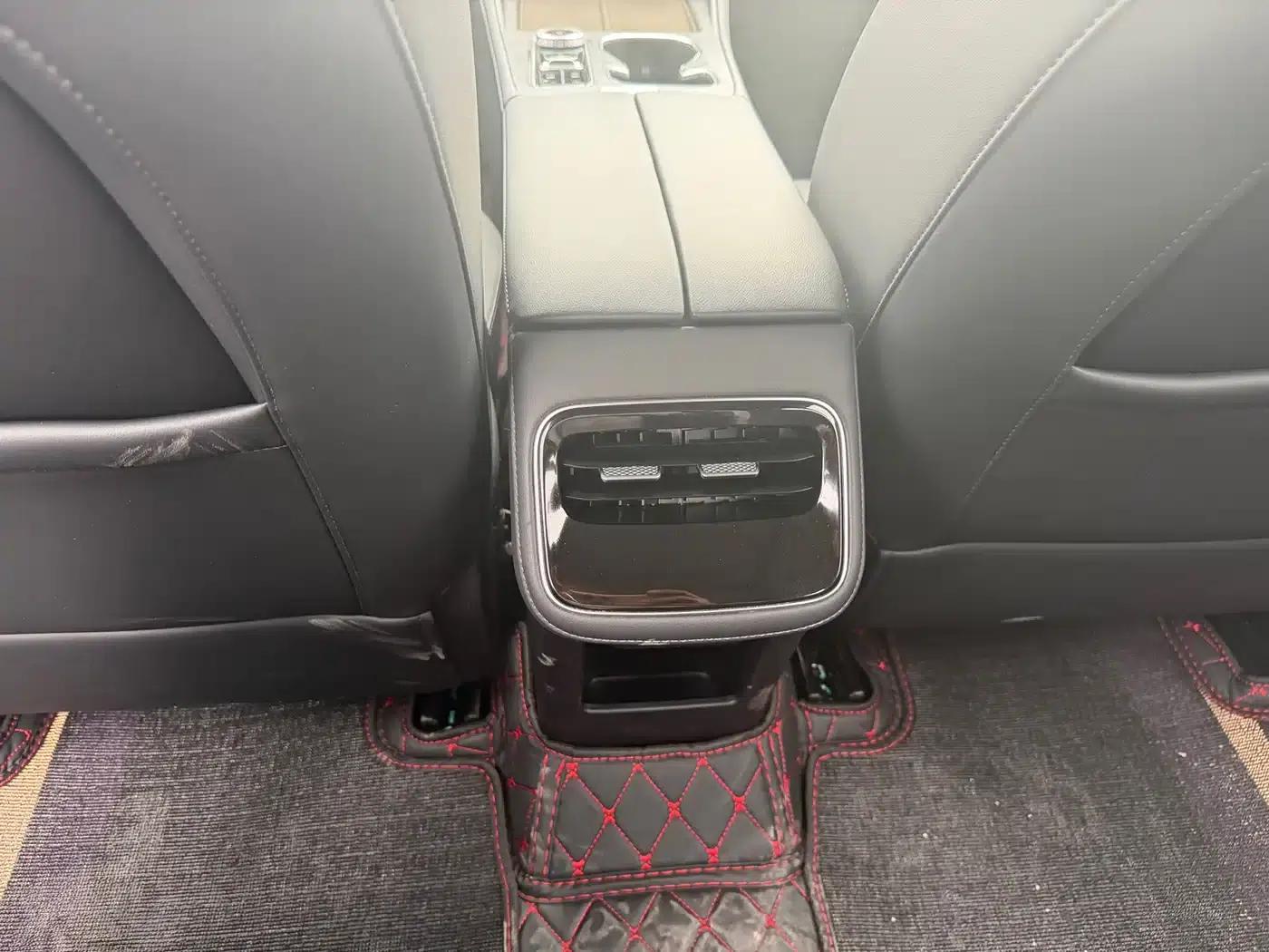 Fengyun T8 2025 1.5T 130km Comfort Edition 7-seater — миниатюра 8