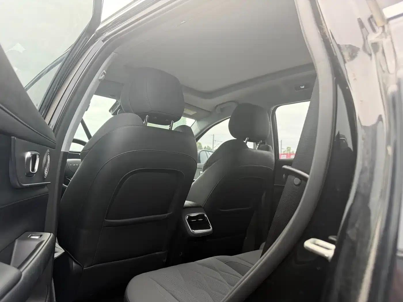 Fengyun T8 2025 1.5T 130km Comfort Edition 7-seater — миниатюра 9