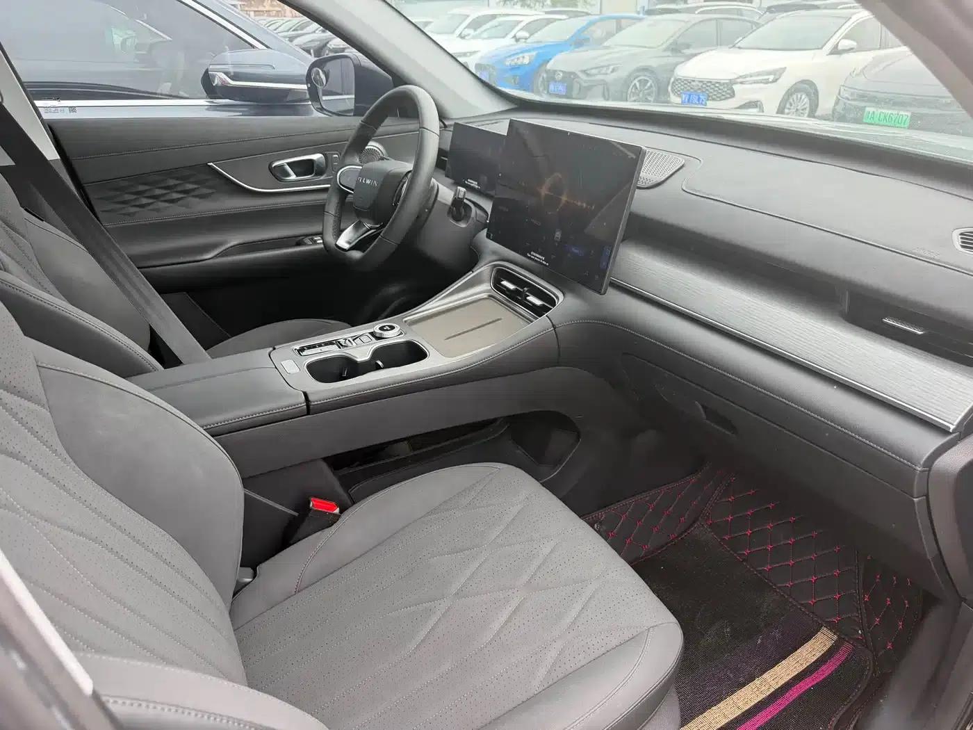 Fengyun T8 2025 1.5T 130km Comfort Edition 7-seater — миниатюра 10