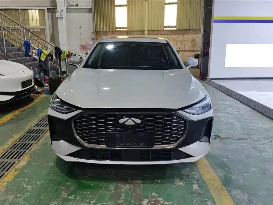 Fengyun A8L 2025 1.5TGDI 145km Luxury Edition — миниатюра 2