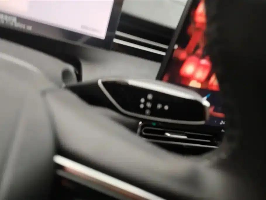 Fengyun A8L 2025 1.5TGDI 145km Luxury Edition — миниатюра 16