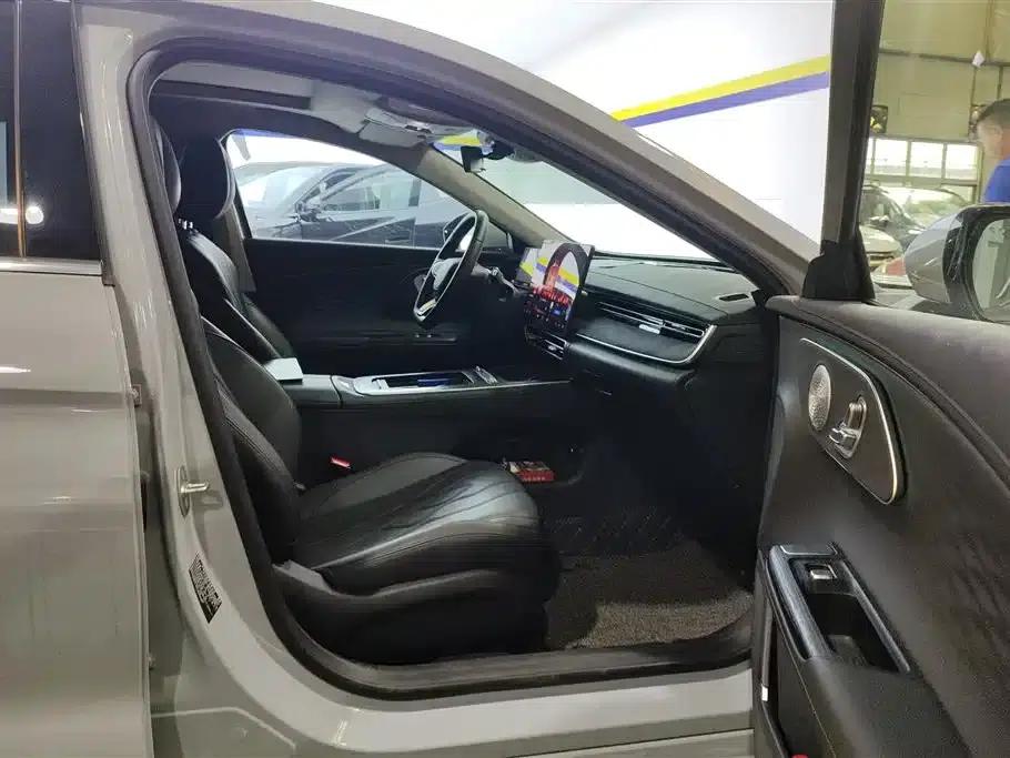 Fengyun A8L 2025 1.5TGDI 145km Luxury Edition — миниатюра 8
