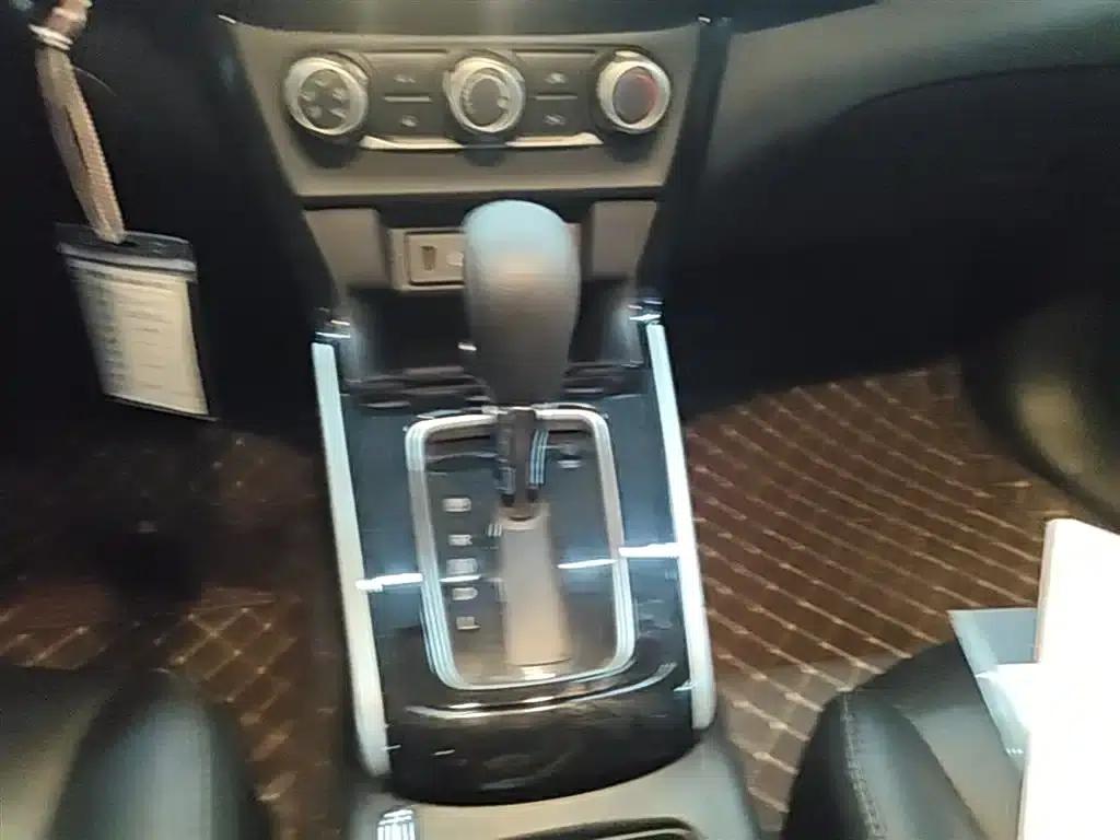 Nissan Sylphy 2021 Classic 1.6XL CVT Luxury Edition — миниатюра 14
