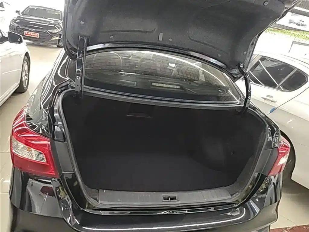 Nissan Sylphy 2021 Classic 1.6XL CVT Luxury Edition — миниатюра 19