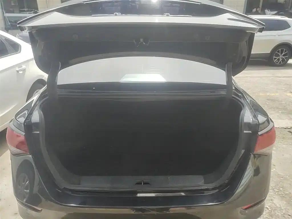Nissan Sylphy 2020 1.6L XL CVT Enjoy Edition — миниатюра 19