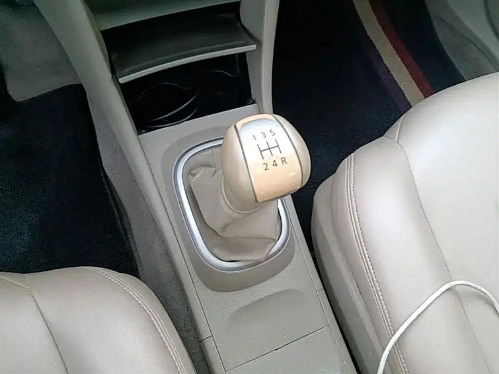 Nissan Sylphy 2016 Classic 1.6XE Manual Comfort Edition — миниатюра 14