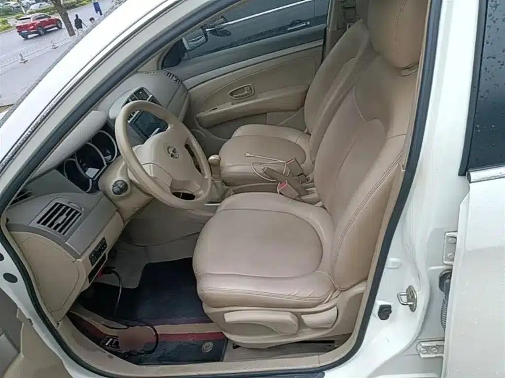 Nissan Sylphy 2016 Classic 1.6XE Manual Comfort Edition — миниатюра 15