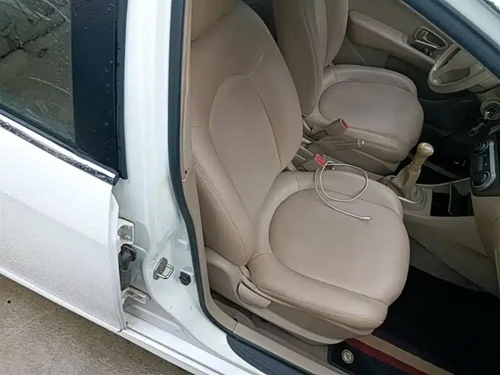 Nissan Sylphy 2016 Classic 1.6XE Manual Comfort Edition — миниатюра 25