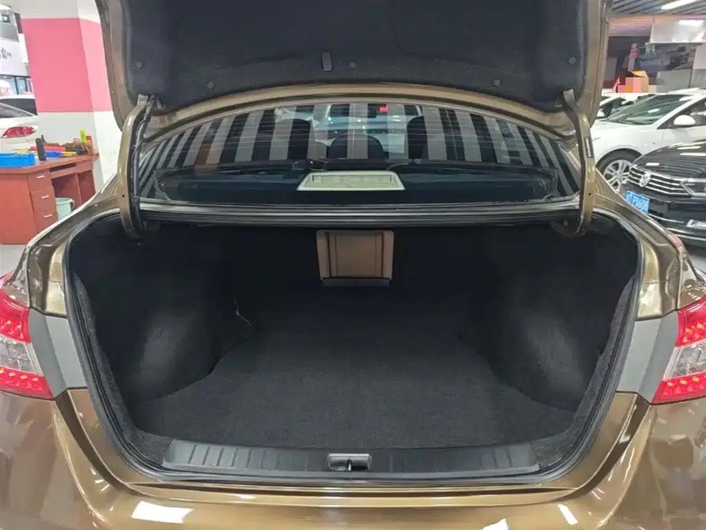 Nissan Sylphy 2014 1.6XV CVT Premium Edition — миниатюра 19