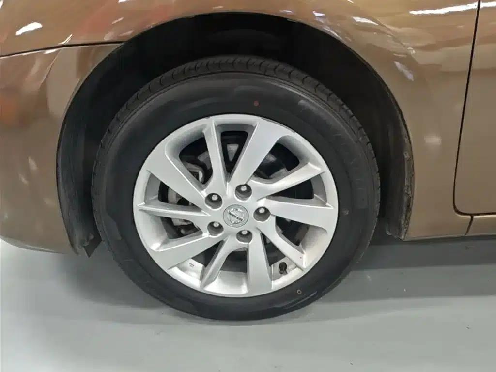 Nissan Sylphy 2014 1.6XV CVT Premium Edition — миниатюра 23