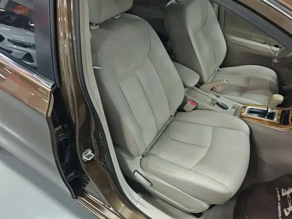 Nissan Sylphy 2014 1.6XV CVT Premium Edition — миниатюра 25