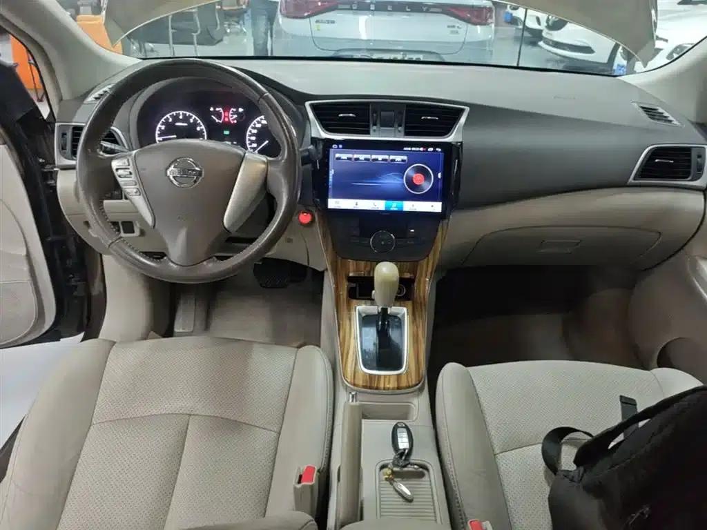 Nissan Sylphy 2014 1.6XV CVT Premium Edition — миниатюра 10