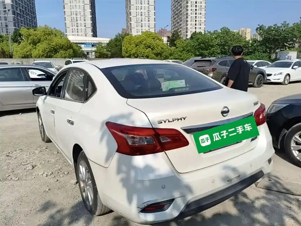 Nissan Sylphy 2018 1.6XV CVT Premium Edition — миниатюра 23