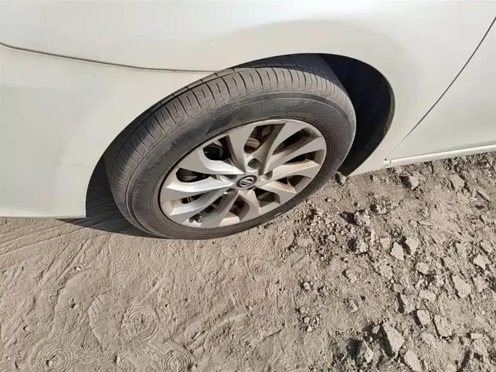 Nissan Sylphy 2018 1.6XV CVT Premium Edition — миниатюра 25