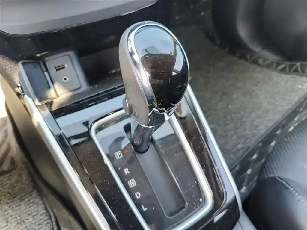 Nissan Sylphy 2018 1.6XV CVT Premium Edition — миниатюра 10