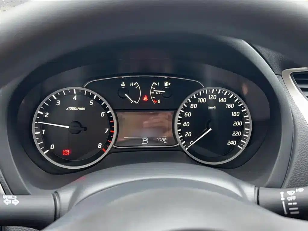 Nissan Sylphy 2024 Classic 1.6XE CVT Comfort Edition — миниатюра 5