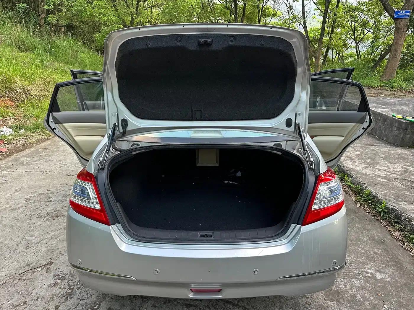 Nissan Teana 2012 2.5L XL Smart Edition — миниатюра 10