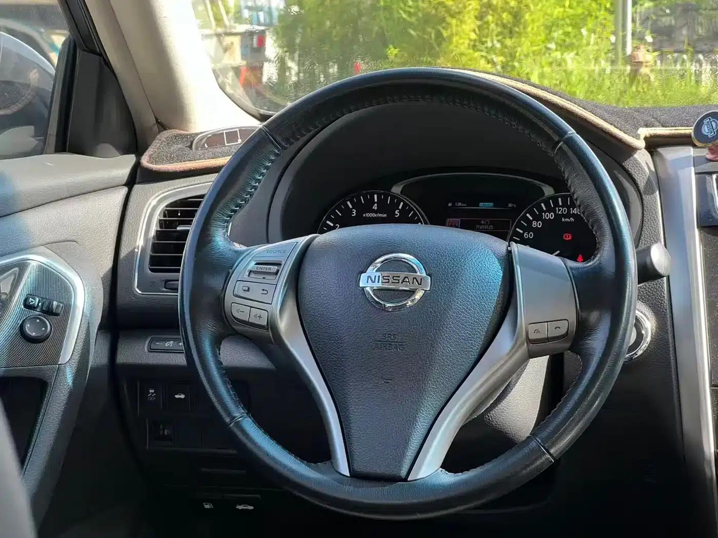 Nissan Teana 2015 2.0L XL-Sporty UEFA Champions League Edition — миниатюра 11