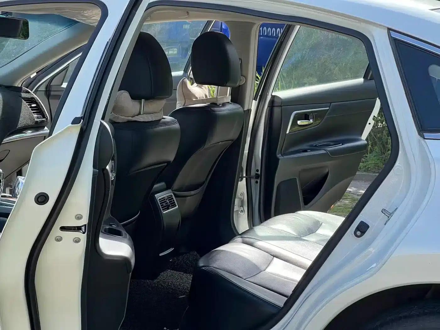 Nissan Teana 2015 2.0L XL-Sporty UEFA Champions League Edition — миниатюра 5