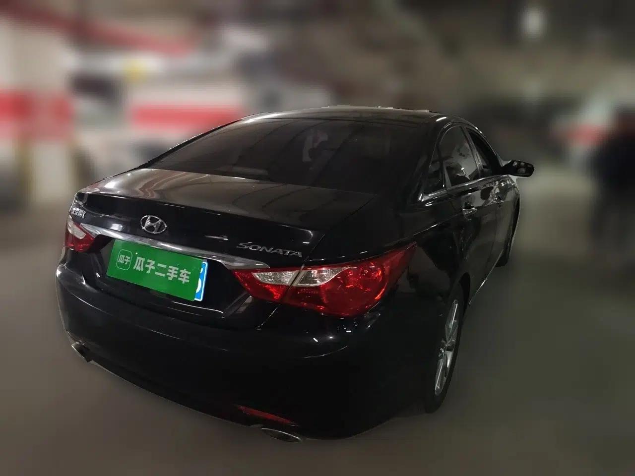 Hyundai Sonata 2013 2.0L Automatic Luxury Edition — миниатюра 6