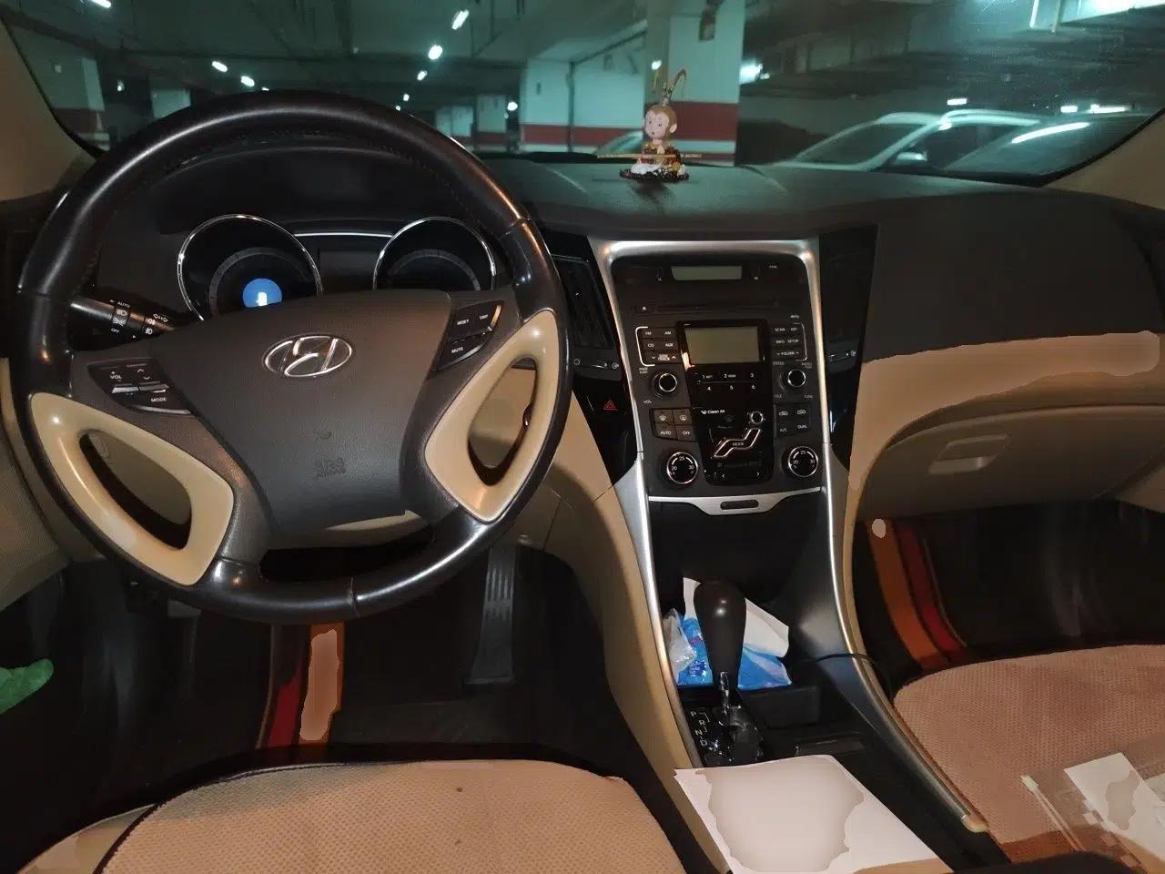 Hyundai Sonata 2013 2.0L Automatic Luxury Edition — миниатюра 10