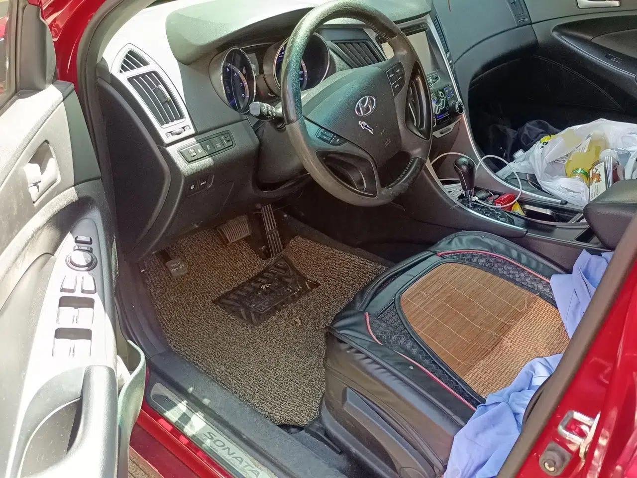 Hyundai Sonata 2013 2.0L Automatic Leading Edition — миниатюра 17